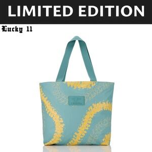 ALOHA Collection Lucky 11 Anniversary Limited Edition - Day Tripper Puakenikeni
